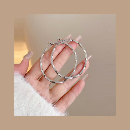 Round Twist Pearl Drops Earrings