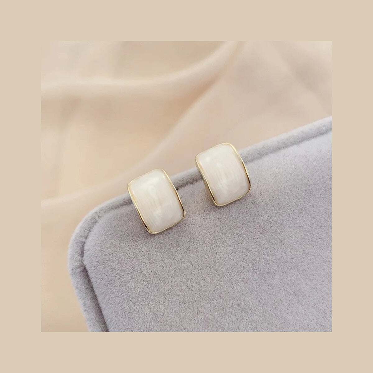 Arched Beige Bow Drops